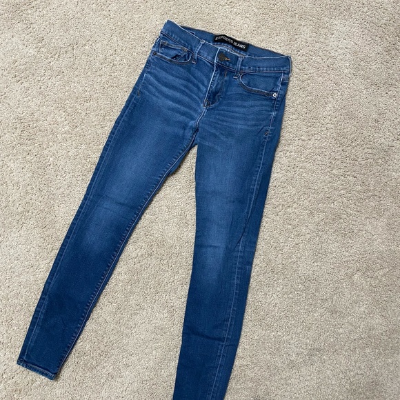 Express Jean Ultimate Stretch Legging Mid Rise size 4 - Picture 3 of 6